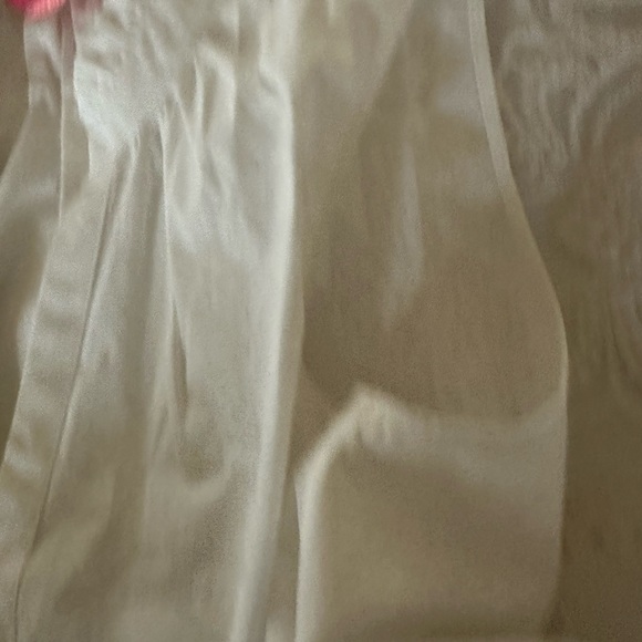 Women’s white Lilly Pulitzer top with pompoms on the bottom - Picture 8 of 10